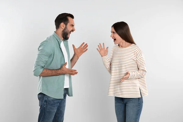 Casal Brigando Fundo Luz Problemas Relacionamento — Fotografia de Stock