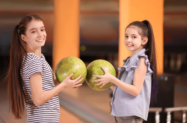 Happy Girls Balls Bowling Club — Stock Photo, Image