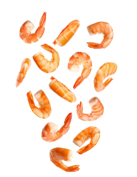 Deliciosos camarones cocidos aislados en blanco. Mariscos sanos —  Fotos de Stock
