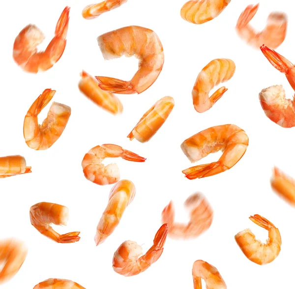 Смачні варені креветки ізольовані на білому. Здорові морепродукти — стокове фото