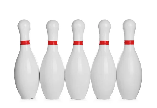 Bowling csapok piros csíkok elszigetelt fehér — Stock Fotó