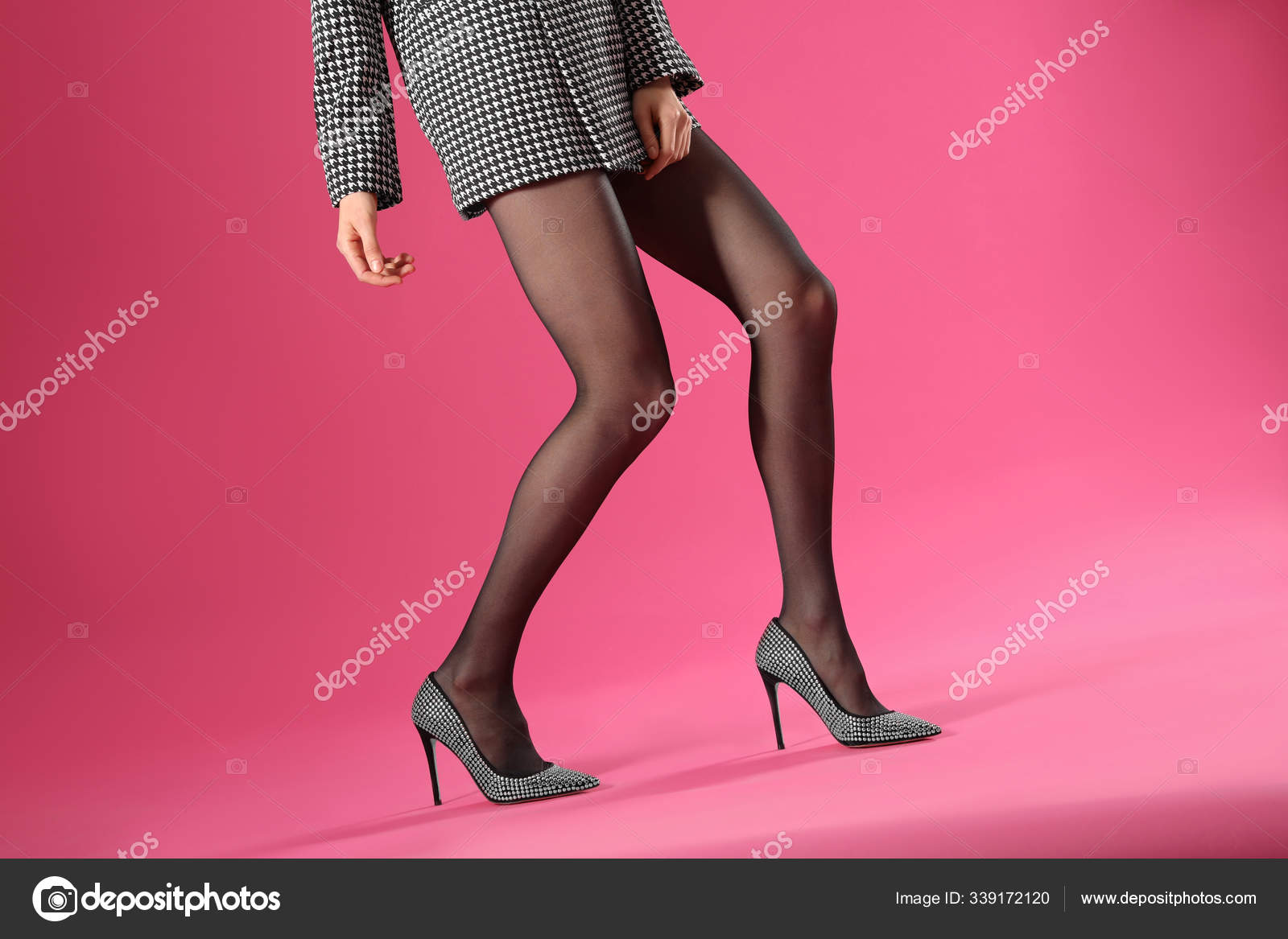 Black tights pink shoes cheap