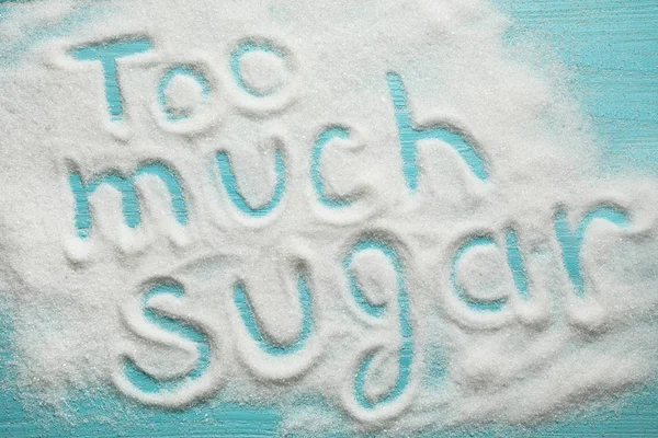 Плоская Композиция Надписью Too Much Sugar Синем Деревянном Столе — стоковое фото