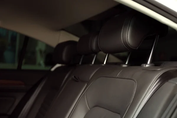 Intérieur Voiture Moderne Avec Des Sièges Cuir Confortables — Photo