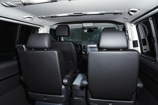 Novo Carro Moderno Com Assentos Confortáveis Dentro — Fotografia de Stock
