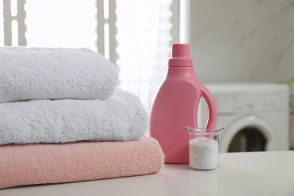 Clean Towels Detergents Table Laundry Room — Stock Photo, Image