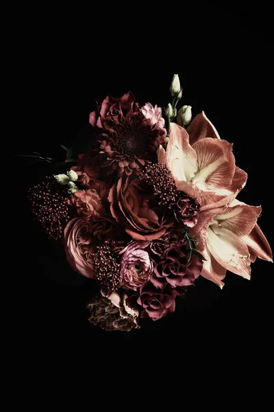 Όμορφο Μπουκέτο Από Διαφορετικά Λουλούδια Μαύρο Φόντο Floral Κάρτα Σχεδιασμού — Φωτογραφία Αρχείου