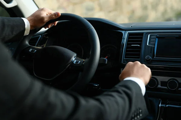 Autista Professionista Auto Lusso Primo Piano Servizio Autista — Foto Stock