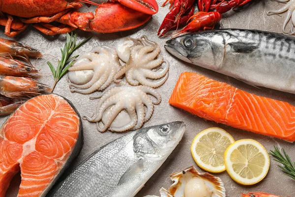 Färsk Fisk Och Skaldjur Marmorbord Platt Liggunderlag — Stockfoto