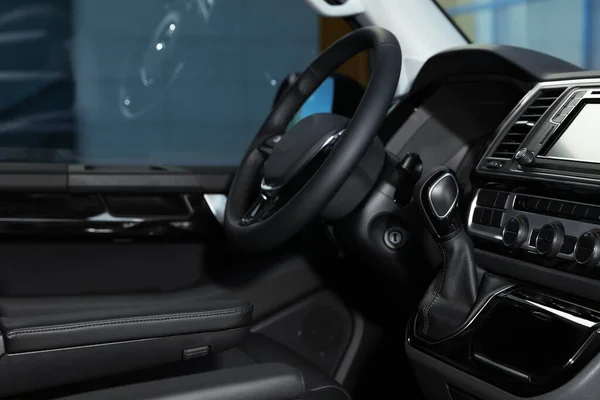 Gearshift and dashboard inside of modern car — 图库照片