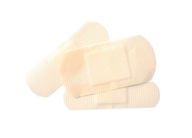 Tıbbi yara bantları beyaza izole edilmiş. İlk yardım ögesi