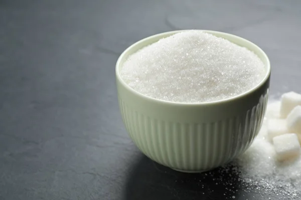 Azúcar Granulado Tazón Sobre Mesa Oscura —  Fotos de Stock