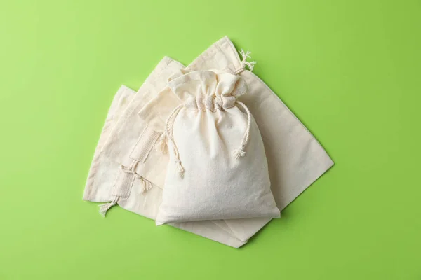 浅绿色背景的棉制生态袋 — 图库照片