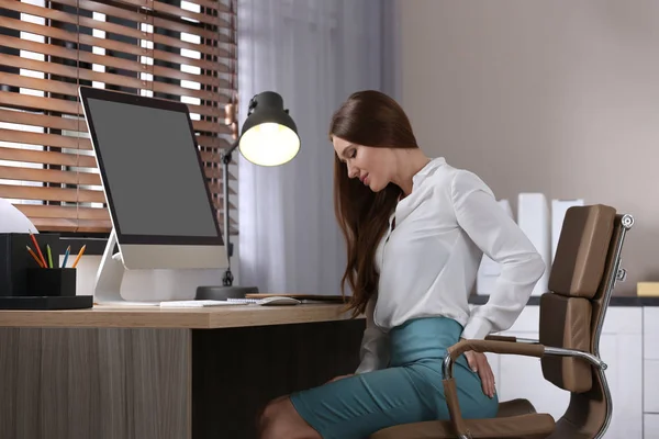 Young Woman Suffering Hemorrhoid Workplace Office — 스톡 사진