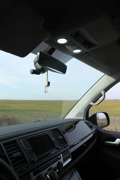 Penyegar Udara Tergantung Kaca Spion Belakang Mobil — Stok Foto