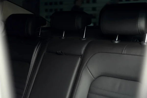 Interior Carro Moderno Com Assentos Couro Confortáveis — Fotografia de Stock