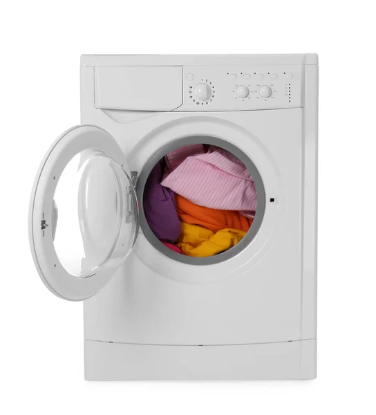 Lavatrice moderna con lavanderia isolata su bianco — Foto Stock