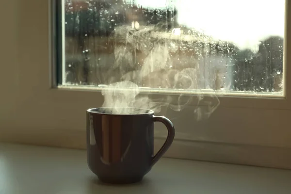 Coupe Boisson Chaude Près Fenêtre Jour Pluie Espace Pour Texte — Photo