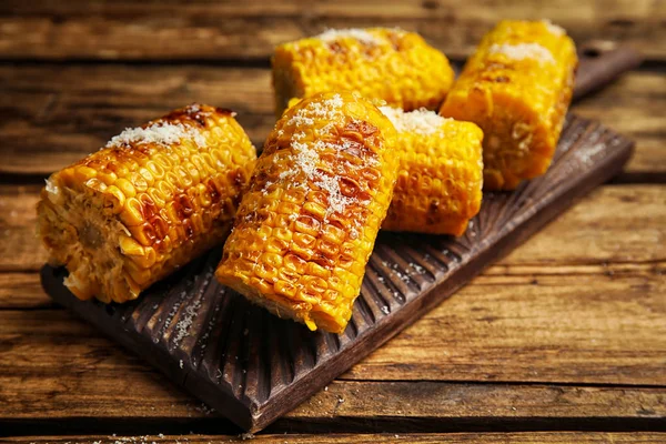 Delicious Grilled Corn Cobs Wooden Table — Stock Photo, Image