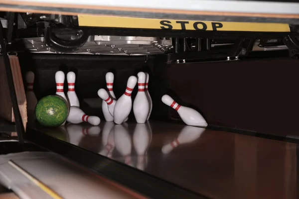 Ball Hitting Pins Alley Bowling Club — 스톡 사진