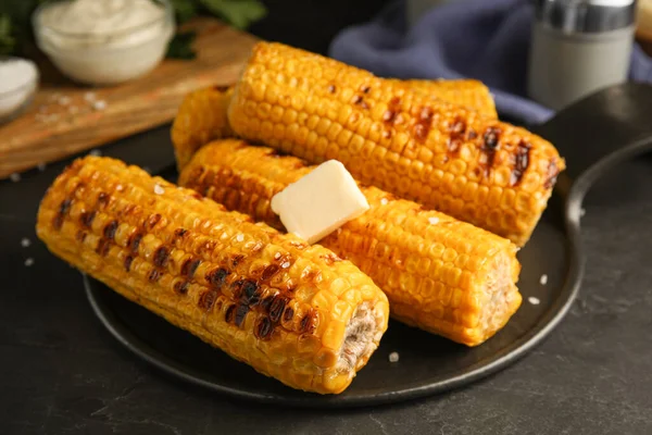 Delicious Grilled Corn Cobs Black Table — Stock Photo, Image
