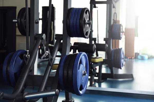 Intérieur Salle Gym Moderne Avec Nouveaux Équipements — Photo