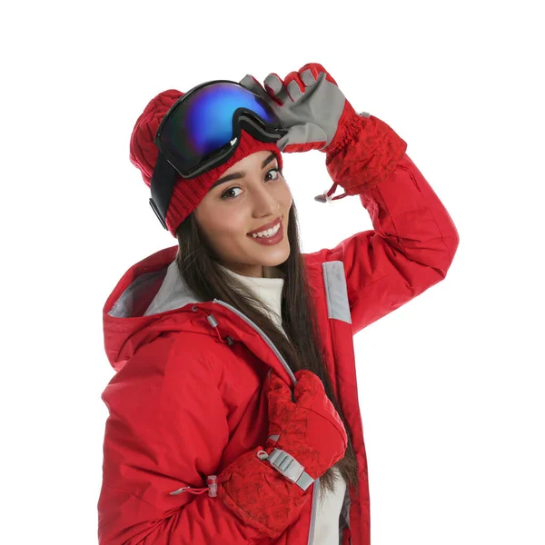 Vrouw draagt stijlvolle wintersportkleding op een witte achtergrond — Stockfoto