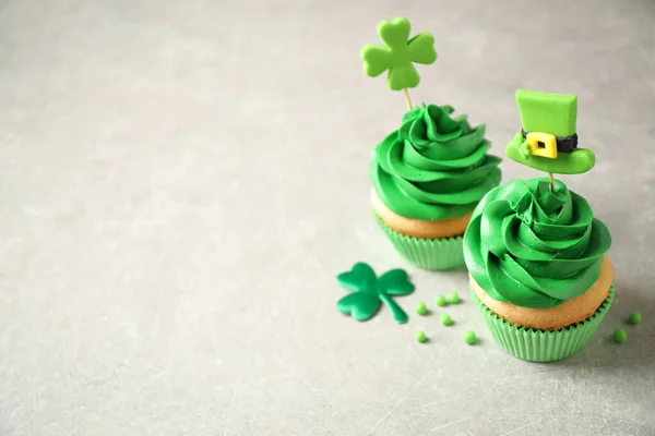 Delicious Decorated Cupcakes Light Table Space Text Patrick Day Celebration — ストック写真