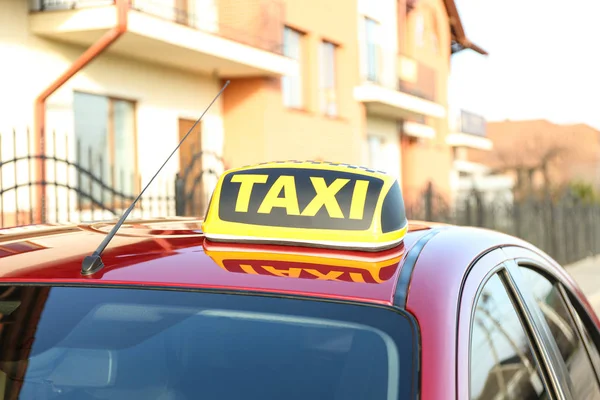 Luz Telhado Com Palavra Taxi Carro Livre — Fotografia de Stock