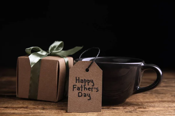 Drinkbeker Geschenkdoos Tag Met Zin Happy Father Day Houten Tafel — Stockfoto