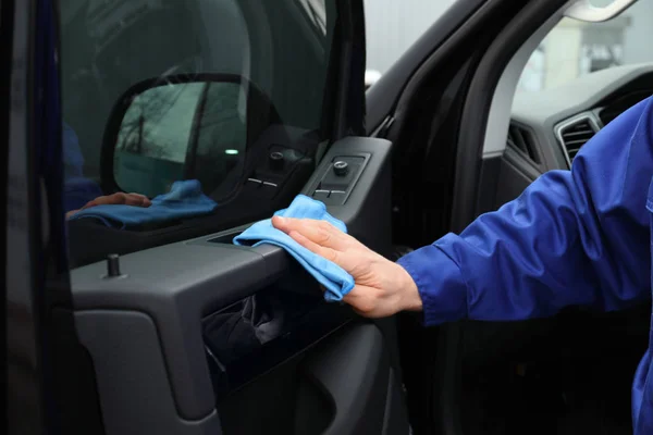 Car Wash Worker Cleaning Automobile Interior Closeup — 스톡 사진