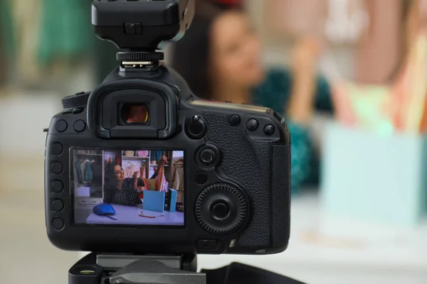 Fashion Blogger Recording New Video Table Indoors Focus Camera — Stock Photo, Image