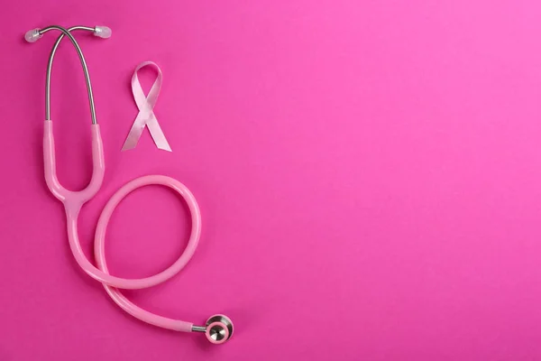 Рожева Стрічка Символ Обізнаності Про Рак Молочної Залози Стетоскоп Кольоровому — стокове фото
