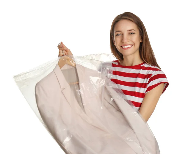 Jovem Segurando Cabide Com Jaqueta Saco Plástico Fundo Branco Serviço — Fotografia de Stock