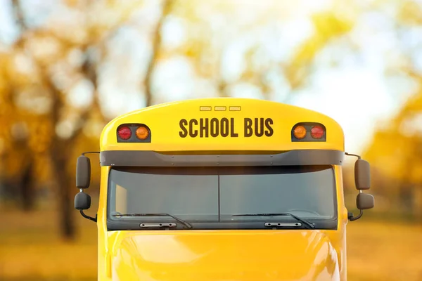 Żółty Szkolny Autobus Zewnątrz Transport Dla Studentów — Zdjęcie stockowe