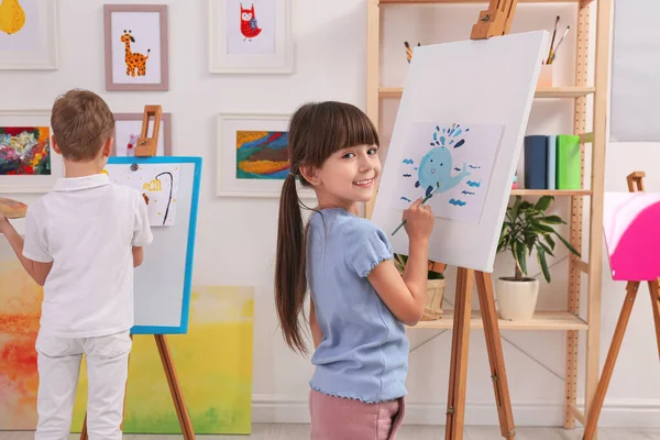 Cute Little Children Painting Lesson Room — 스톡 사진