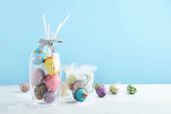 Köstliche Süße Cake Pops Auf Weißem Holztisch Platz Für Text — Stockfoto