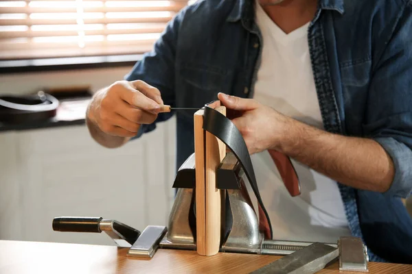 Man Making Holes Leather Belt Stitching Awl Table Closeup — 스톡 사진