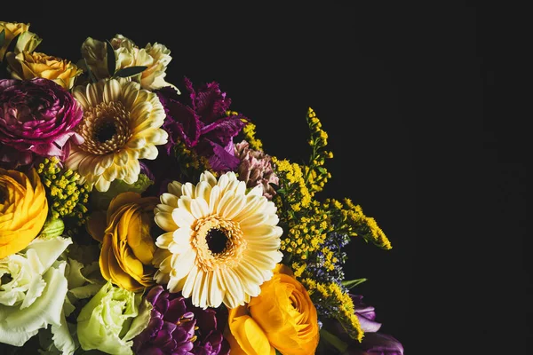 Гарний Букет Різних Квітів Чорному Тлі Дизайн Квіткової Картки Темно — стокове фото