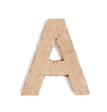 A harfi beyaz üzerine izole edilmiş kartondan yapılmış.