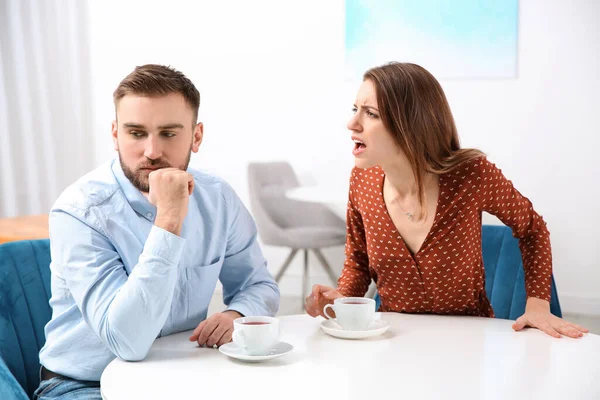 Una Pareja Discutiendo Cafetería Problemas Relación — Foto de Stock