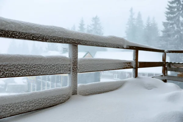 Balcón Cabaña Cubierto Nieve Belleza Invierno —  Fotos de Stock