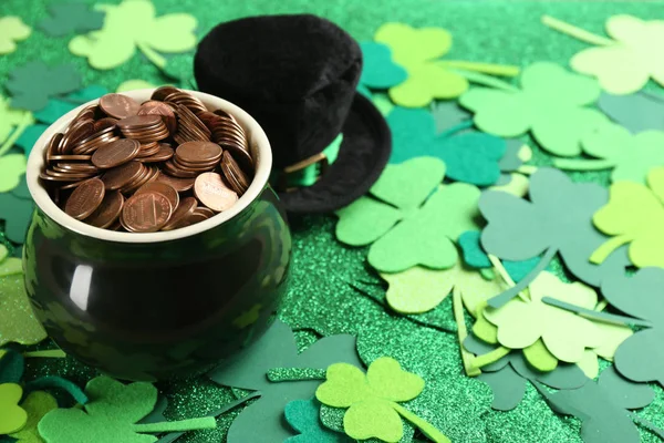 Pot Gouden Munten Hoed Klaverblad Ruimte Voor Tekst Patrick Day — Stockfoto