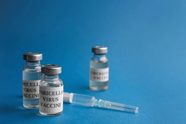 Вакцина Проти Віспи Шприц Синьому Фоні Профілактика Вірусу Варіцелла — стокове фото