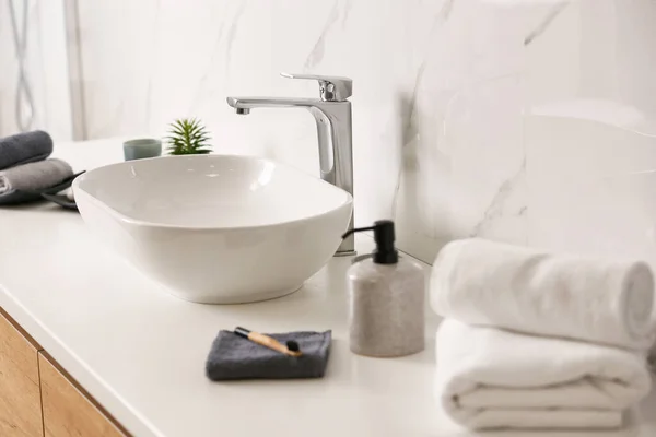 Toiletries Stylish Vessel Sink Light Countertop Modern Bathroom — Stock Photo, Image