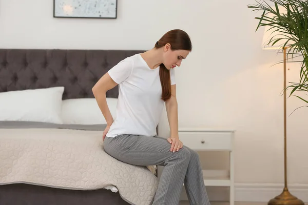Young Woman Suffering Hemorrhoid Bed Home — Stock Photo, Image