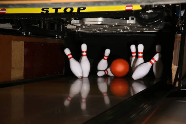 Labda Ütő Csapok Sikátorban Bowling Klub — Stock Fotó