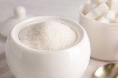 Beyaz şekerli seramik kase, yakın görüş