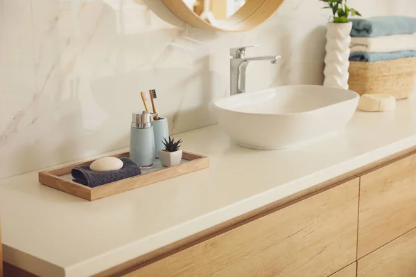 Encimera Con Lavabo Artículos Tocador Baño Diseño Interiores —  Fotos de Stock