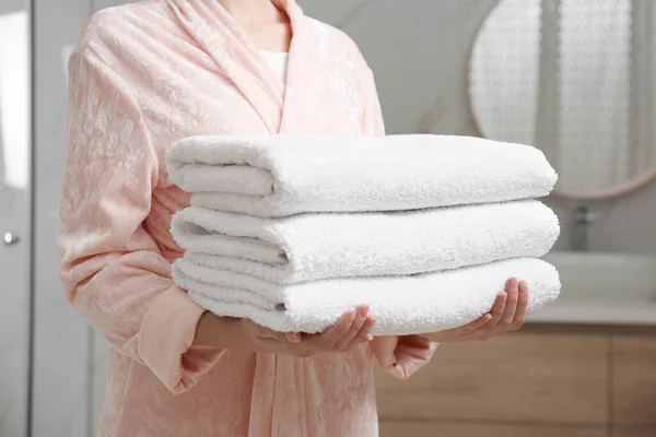 Woman Holding Fresh Towels Bathroom Closeup — Stock Photo, Image